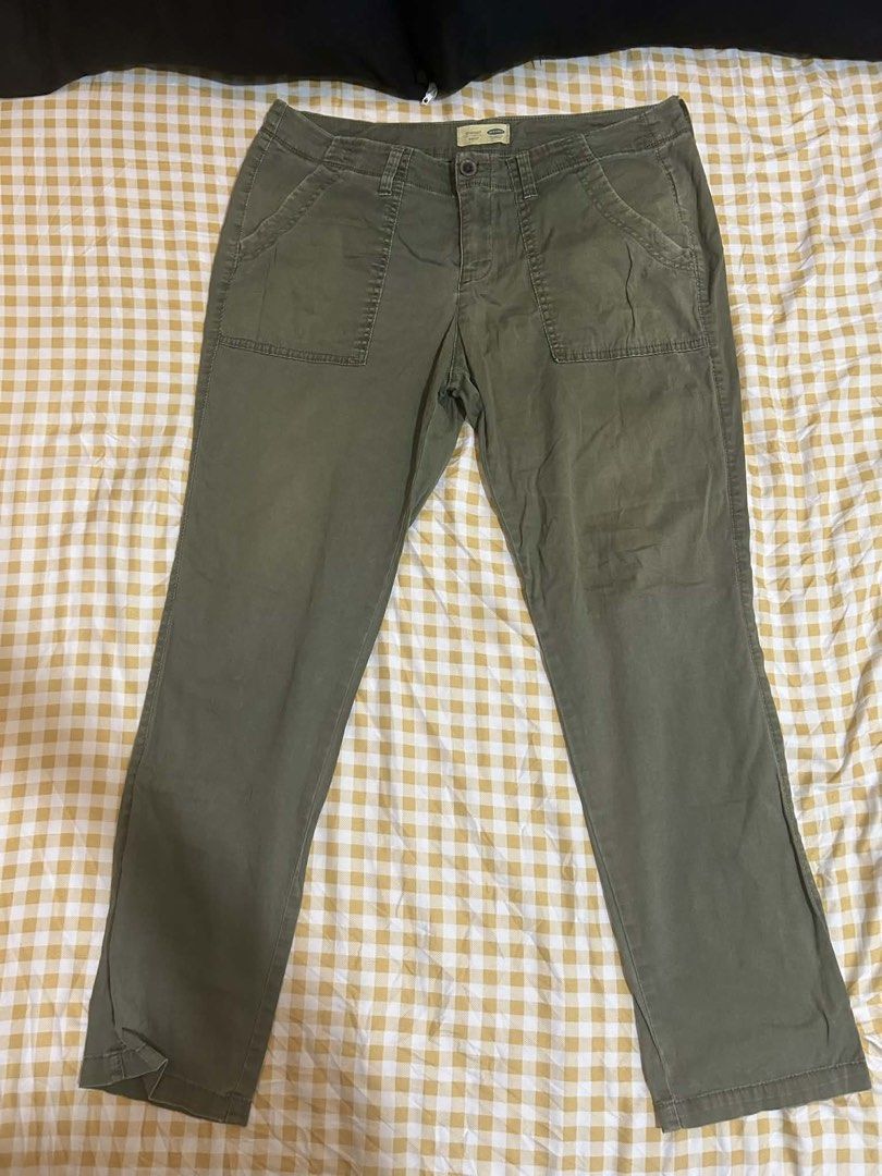 MNML Cargo Pants - Size L (Category: Jeans) located in San Pablo. Submitted by jay3.wolf (Listing ID 1427177252, Image 3). Description: Decluttering personal pants Mnml Snap Cargo brown size M 28-32 ₱1000 Mnml track pants size S 28-32 800 Old Navy Olive pants 28-30 300 Lululemon Jogging pants 30-34 500.