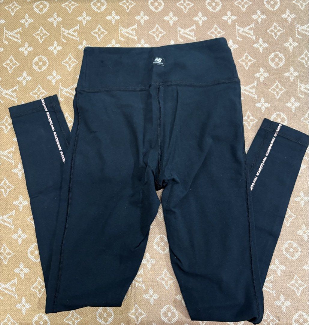 New Balance Black Leggings (Category: Activewear) located in Quezon City. Submitted by leb25 (Listing ID 1427297030, Image 1). Description: Nababanat sya kasya hanggang size 28 pero 25 to 26 sya.