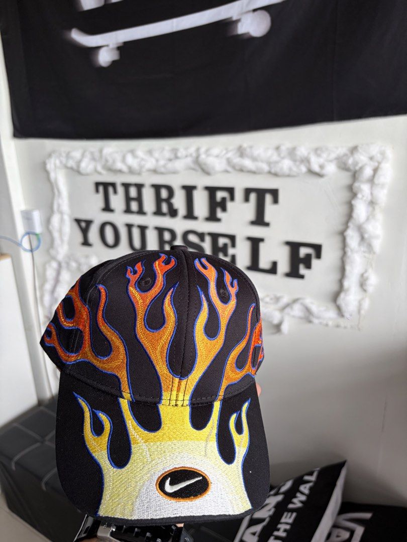 Nike flame (Category: Caps & Hats) located in Bulacan. Submitted by kellinquinn (Listing ID 1427238371, Image 1). Description: .