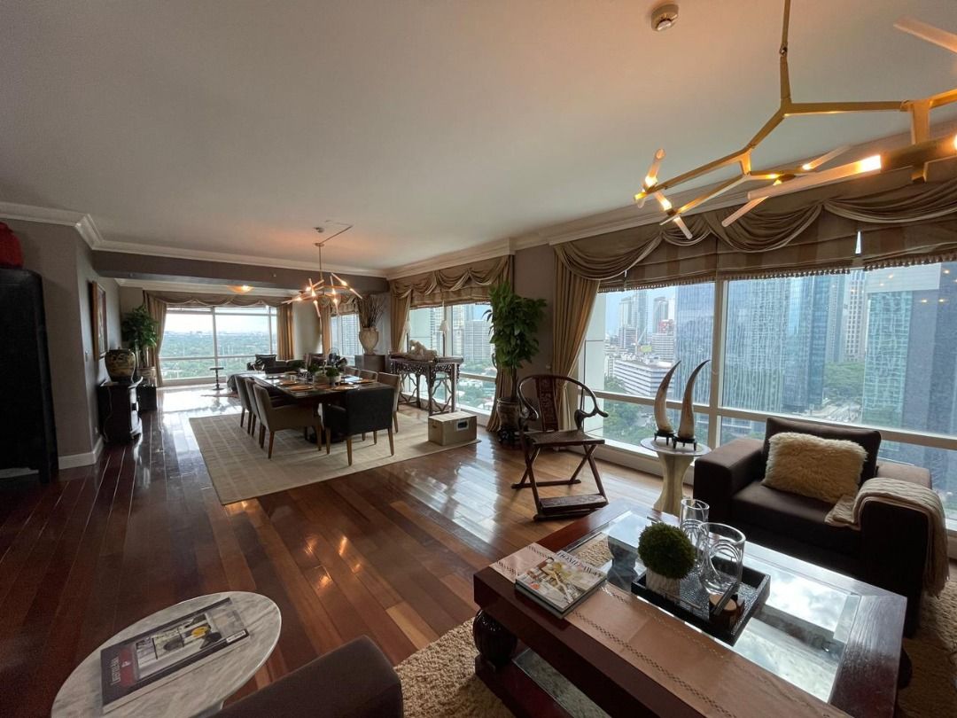 One Roxas Triangle Tower 3 BEDROOM FOR SALE (Category: Apartments & Condos) located in Makati City. Submitted by demi_09171702560 (Listing ID 1427209880, Image 2). Description: CODE: 9199 One Roxas Triangle Tower For Sale - 145,000,000.00 DETAILS: # BR: 3BR # TB: 3 FA: 330 Inclusions: Fully Furnished Parking Slot: 3.