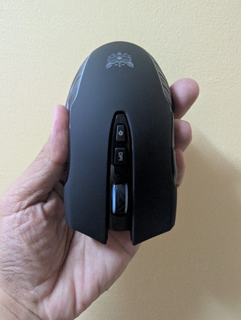 Onikuma CW905 Wireless gaming mouse (Category: Mouse & Mousepads) located in Quezon City. Submitted by unboxingtito (Listing ID 1427308025, Image 3). Description: Brand new and unused .