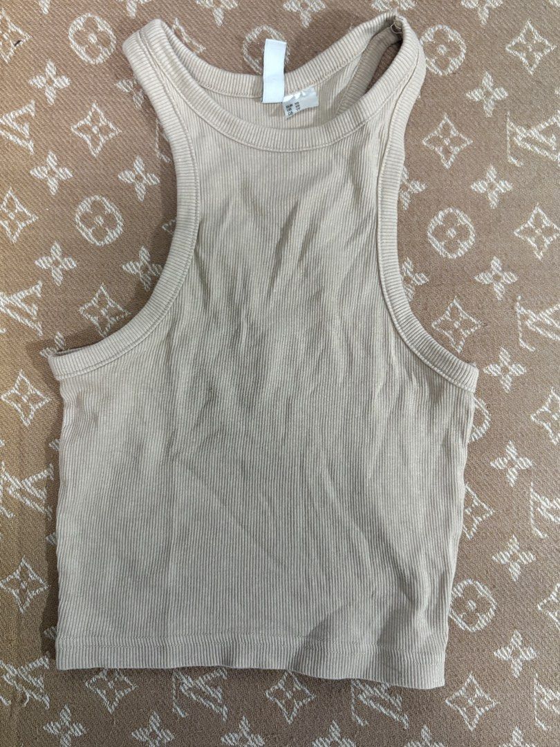Original ZARA BERSHKA H&M (Category: Sleeveless) located in Quezon City. Submitted by leb25 (Listing ID 1427296918, Image 2). Description: Price start 150 Size 24 to 25 25 to 26 Clothes XS SMALL Medium .