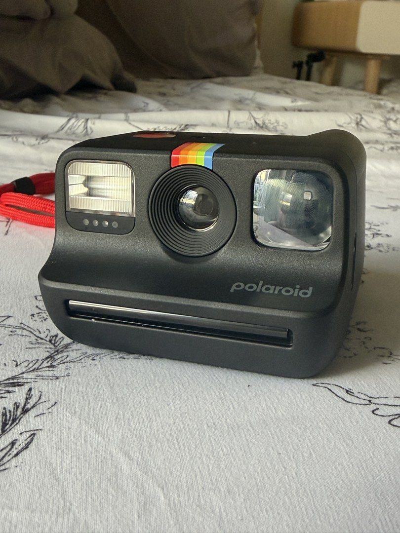 Polaroid Go with free extra films (Category: Cameras) located in Quezon City. Submitted by leahnnaaaacf (Listing ID 1427230289, Image 1). Description: Polaroid Go - With 5 extra films - No more box and manual - Looks new.