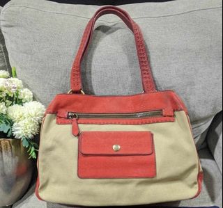(Category: ) located in . Submitted by kluxurychoices (Listing ID 1427172697, Image 1). Description: .