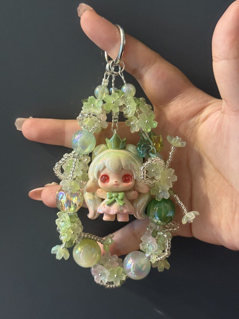 Ruby flower keychain (Category: Handmade Craft) located in Singapore. Submitted by hammiestore (Listing ID 1427253084, Image 4). Description: .