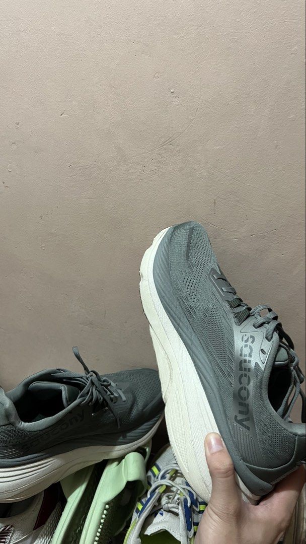 Saucony Hurricane 24 - Rough Tan (Category: Sneakers) located in Pasig City. Submitted by patrickkkk_____ (Listing ID 1427240426, Image 3). Description: Saucony Hurricane 24 Running/Casual shoes Size 10 Fits size 9 (malaki lang sizings ni Saucony) Color Bough Tan Rare color Only used 3x, nego for smooth buyers .