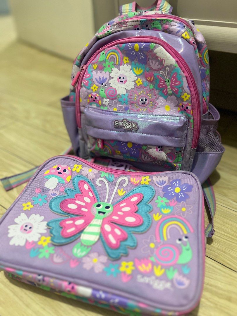 Smiggle Backpack and Lunchbox Set (Category: Other Babies Going Out Needs) located in San Pablo. Submitted by anshinsuru (Listing ID 1427271325, Image 2). Description: Smiggle set includes a backpack and a matching lunchbox. Good for pre school with some issues ( has creases inside the bag) uploaded photos. creases does not affect bags function. has thick materials, nice quality. If you want seperate items Lunch box: 500 Bag:400.