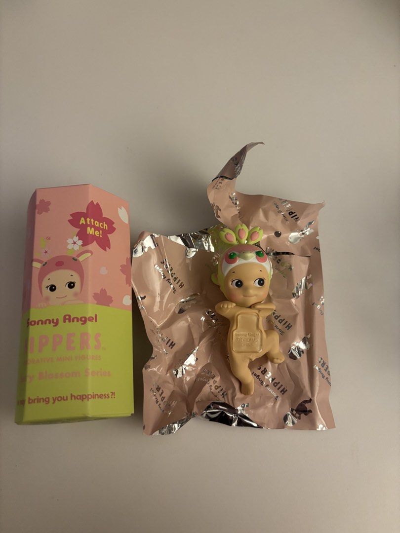 Sonny Angel Cherry Blossom Series Figurine (Category: Designer & Blind Box Toys) located in Singapore. Submitted by nxlslehcj (Listing ID 1427265229, Image 1). Description: .