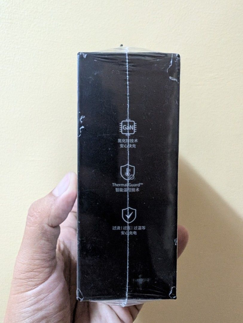 UGreen RoboGan 30W Charger (Category: Chargers & Cables) located in Quezon City. Submitted by unboxingtito (Listing ID 1427306770, Image 2). Description: Brand new and sealed .