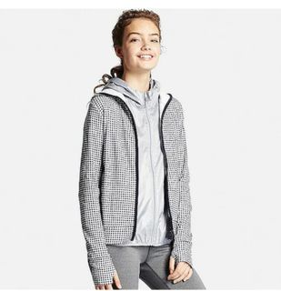 (Category: ) located in . Submitted by declutterpreloved2.0 (Listing ID 1427159165, Image 1). Description: .