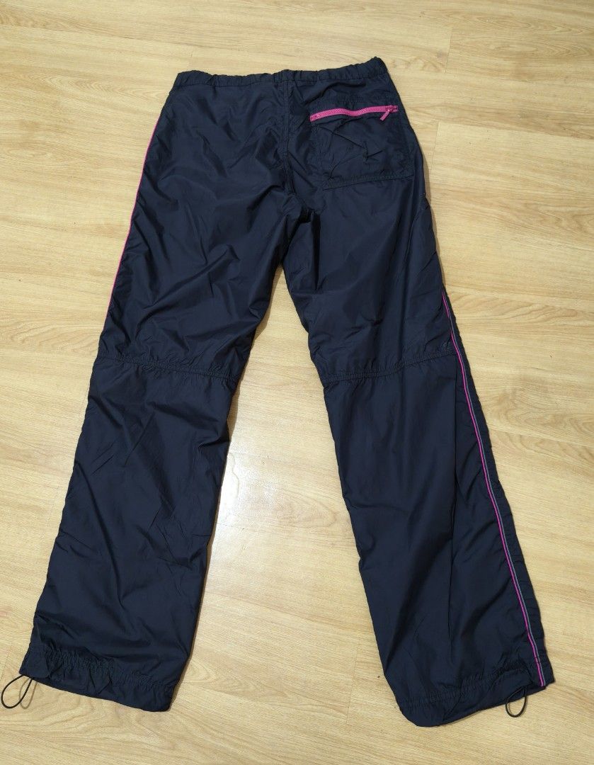 Uniqlo Nylon Pants - Size S (Category: Other Bottoms) located in Las Pinas. Submitted by lm1205 (Listing ID 1427166961, Image 2). Description: Small size Fits 27-29.
