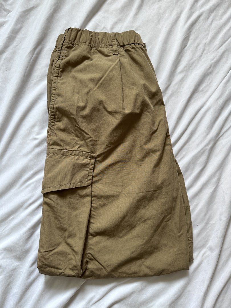 Uniqlo pants (Category: Joggers) located in Mandaluyong City. Submitted by thimothee (Listing ID 1427223484, Image 1). Description: Like new once worn, still in good condition.