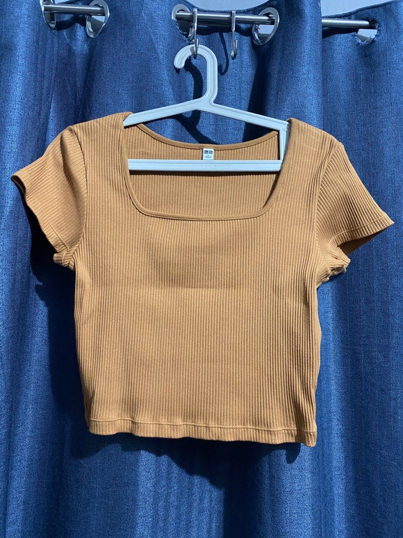Uniqlo Ribbed Square Neck Top - Size L (Category: Shirts) located in Quezon City. Submitted by flyhighdove (Listing ID 1427249337, Image 1). Description: 📍 QC MOD: Lalamove, grab, GoGoXpress, J&T MOP: GCash, Unionbank my measurements: height: 161cm / 5'3 waist size: 26 inches bust size: 32inches / 36B/34C size of product (in inches): length: 17 width: 14 can fit sizes: M-L Product is stretchy 🍒 REMINDERS! 1. Payment is accepted via GCash and Un