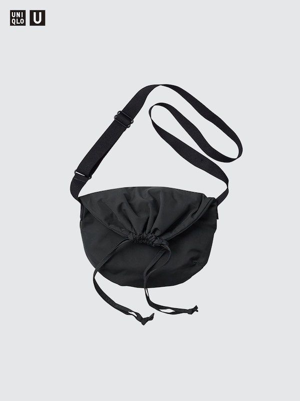 Uniqlo U Shoulder Bag Black (Category: Community) located in Manila. Submitted by _acer (Listing ID 1427284597, Image 1). Description: Buy niyo na! Around manila 😊.