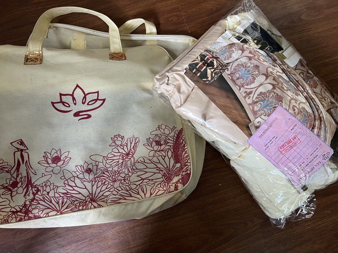 Viet Lien Bedding Set (Category: Bedding & Towels) located in Angono. Submitted by gifted_turtle (Listing ID 1427228780, Image 2). Description: Authentic Vietnam silk ✨ Soft, elegant, and premium quality..