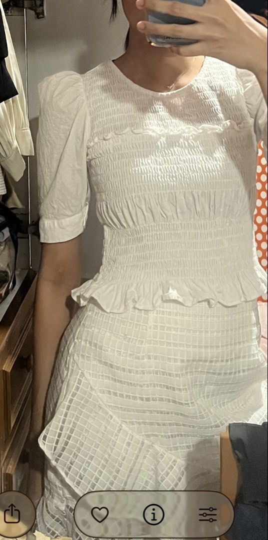 White textured top (Category: Dresses) located in Apalit. Submitted by dandanmd (Listing ID 1427219404, Image 2). Description: Used once.