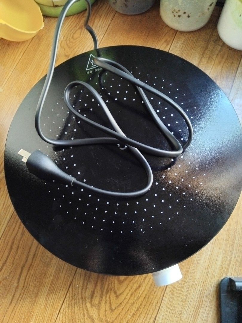 Xiaomi Mija Induction Cooker (Category: Other Kitchen Appliances) located in Valenzuela. Submitted by blairheureux (Listing ID 1427179984, Image 1). Description: Almost new. Once nagamit. Tinesting lang. With box and manual(chinese) RFS. Mas gusto ang inverter induction cooker. .