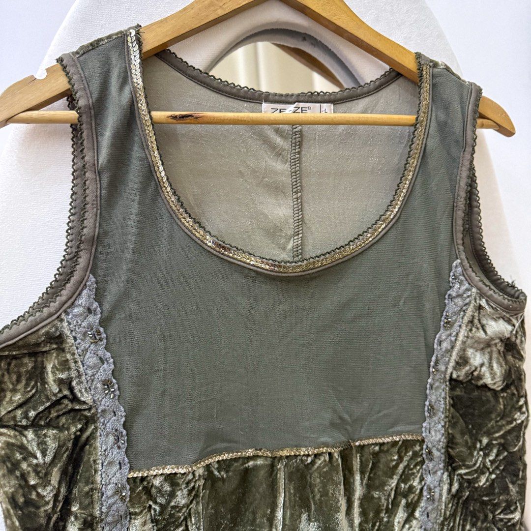 Y2K Olive Green Velvet Top (Category: Sleeveless) located in Mandaluyong City. Submitted by riaaaaaam (Listing ID 1427259513, Image 3). Description: L-XL.