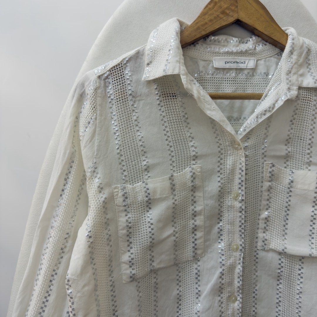 Y2K Promod White Striped Shirt (Category: Shirts) located in Mandaluyong City. Submitted by riaaaaaam (Listing ID 1427258732, Image 2). Description: .