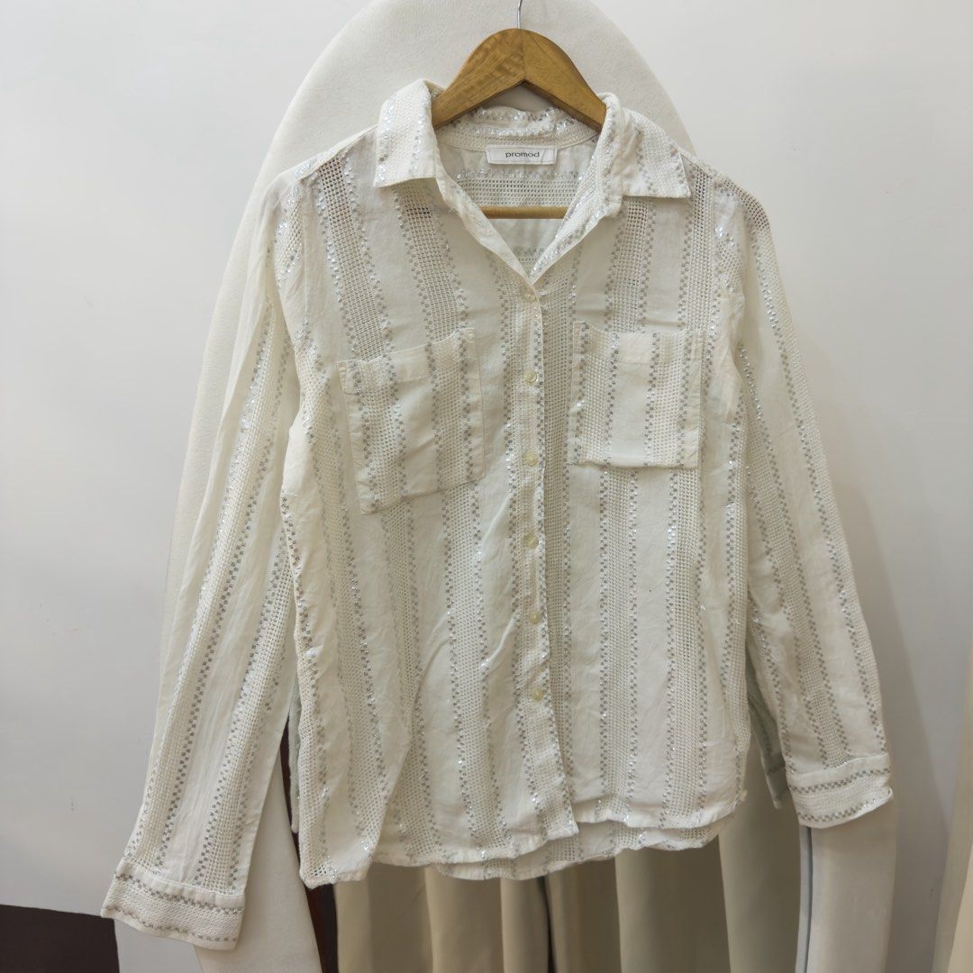 Y2K Promod White Striped Shirt (Category: Shirts) located in Mandaluyong City. Submitted by riaaaaaam (Listing ID 1427258732, Image 1). Description: .