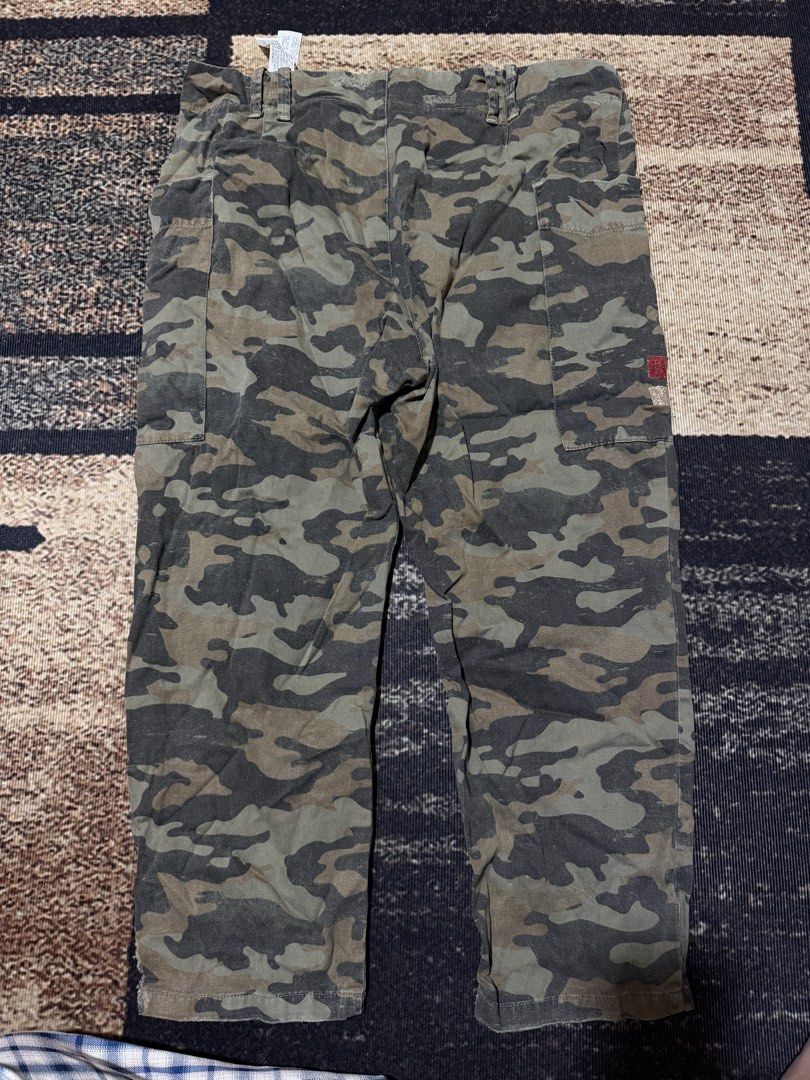 Zara Trafaluc Camouflage Pants (Category: Other Bottoms) located in Manila. Submitted by junanthony00412 (Listing ID 1427200377, Image 3). Description: .
