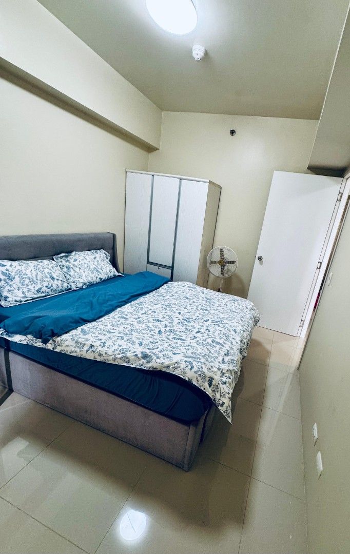 1 BEDROOM THE MONTANE BGC PHP 40,000/MONTH (Category: Apartments & Condos) located in Taguig. Submitted by richc10 (Listing ID 1427431292, Image 1). Description: FOR RENT/LEASE THE MONTANE 8TH AVE. BGC 1 BEDROOM 18TH FLOOR FULLY FURNISHED SIZE : 37 SQM RATE: PHP 40,000/MONTH 2 MONTHS ADVANCE 2 MONTHS DEPOSITS 10 PDCS REQUIRED.