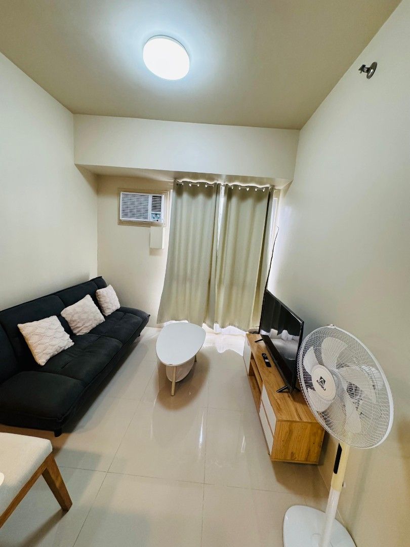 1 BEDROOM THE MONTANE BGC PHP 40,000/MONTH (Category: Apartments & Condos) located in Taguig. Submitted by richc10 (Listing ID 1427431292, Image 3). Description: FOR RENT/LEASE THE MONTANE 8TH AVE. BGC 1 BEDROOM 18TH FLOOR FULLY FURNISHED SIZE : 37 SQM RATE: PHP 40,000/MONTH 2 MONTHS ADVANCE 2 MONTHS DEPOSITS 10 PDCS REQUIRED.