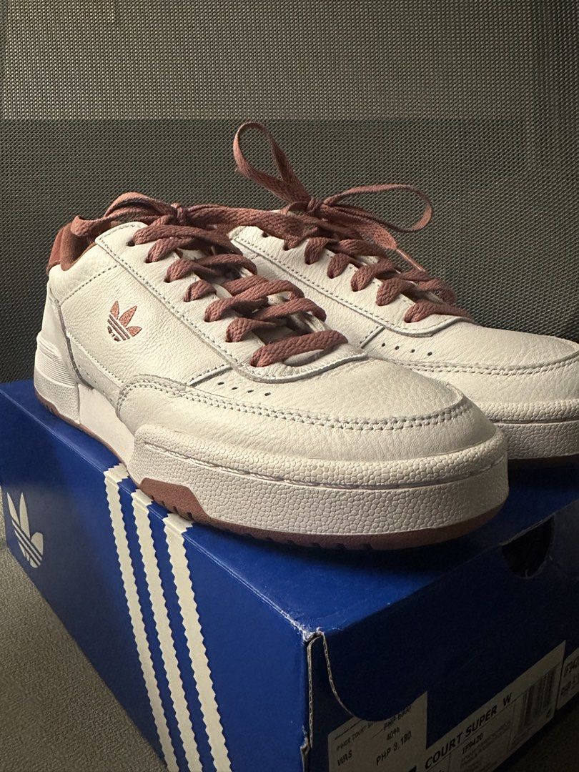 Adidas Court Super W (Category: Sneakers) located in Antipolo. Submitted by yhbc08 (Listing ID 1427380967, Image 3). Description: RFS: wrong size ✨ ✅ good condition ✔️ slight creasing because it was used once ✅ message if you would like to get more pictures of the product.