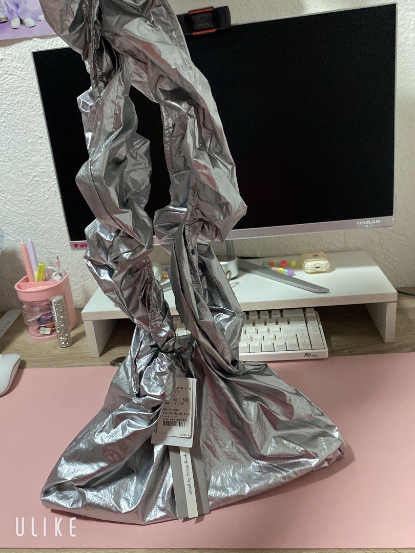 afneK by Scrap Book Silver Tote Bag (Category: Tote Bags) located in Angeles City. Submitted by sjd_stuff (Listing ID 1427451933, Image 3). Description: .