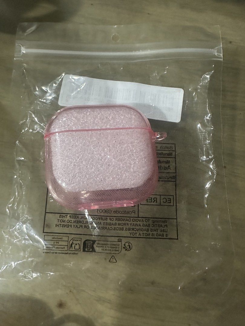 Airpods 4 Pink Case with Glitters (Category: Earphones) located in Manila. Submitted by quaranthings (Listing ID 1427425649, Image 1). Description: Brand new .