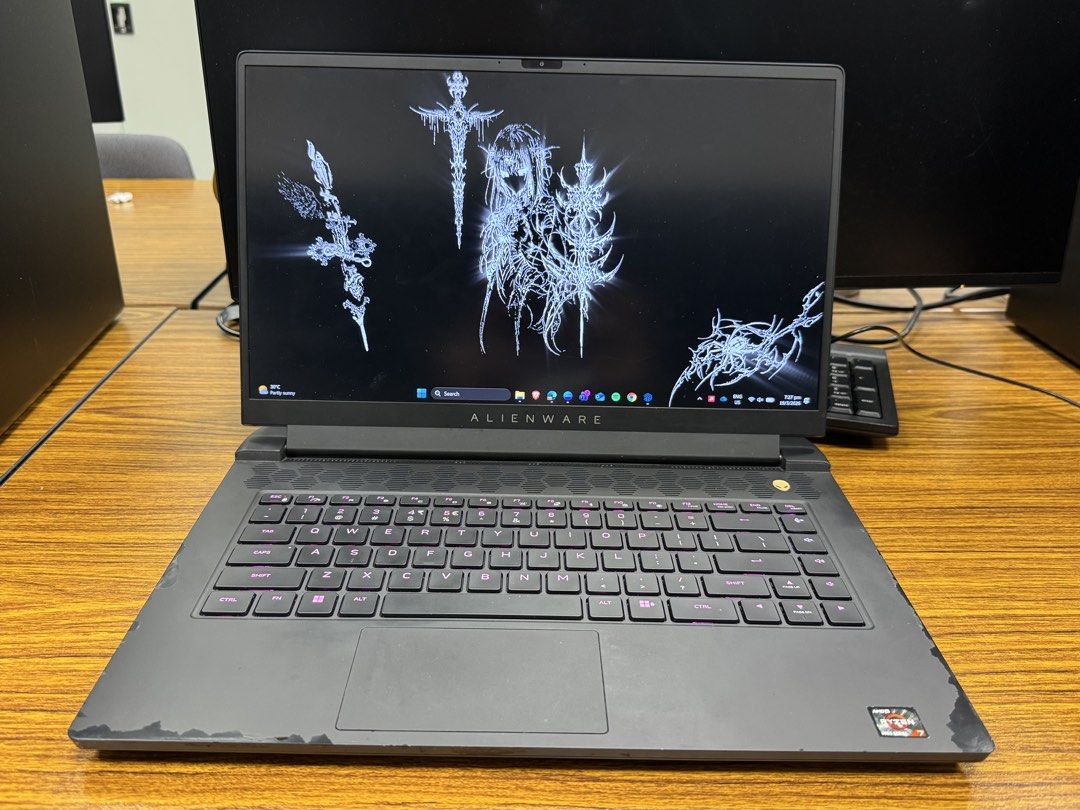 Alienware M15 R7405926982882447360