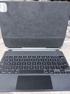 Apple Magic Keyboard for iPad (Black Edition, Compatible with 11-inch iPad Pro)