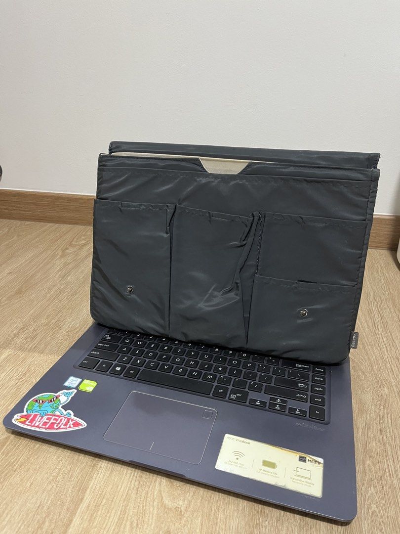ASUS Vivobook Laptop - Excellent Condition405963491698298881