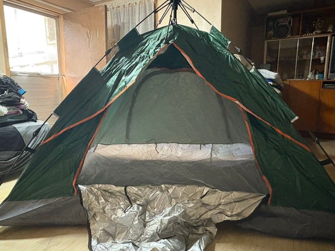 Automatic camping tent (Category: Hiking & Camping) located in Manila. Submitted by haideshop (Listing ID 1427418924, Image 2). Description: Automatic camping tent 1200 4 person 1500 6 person .