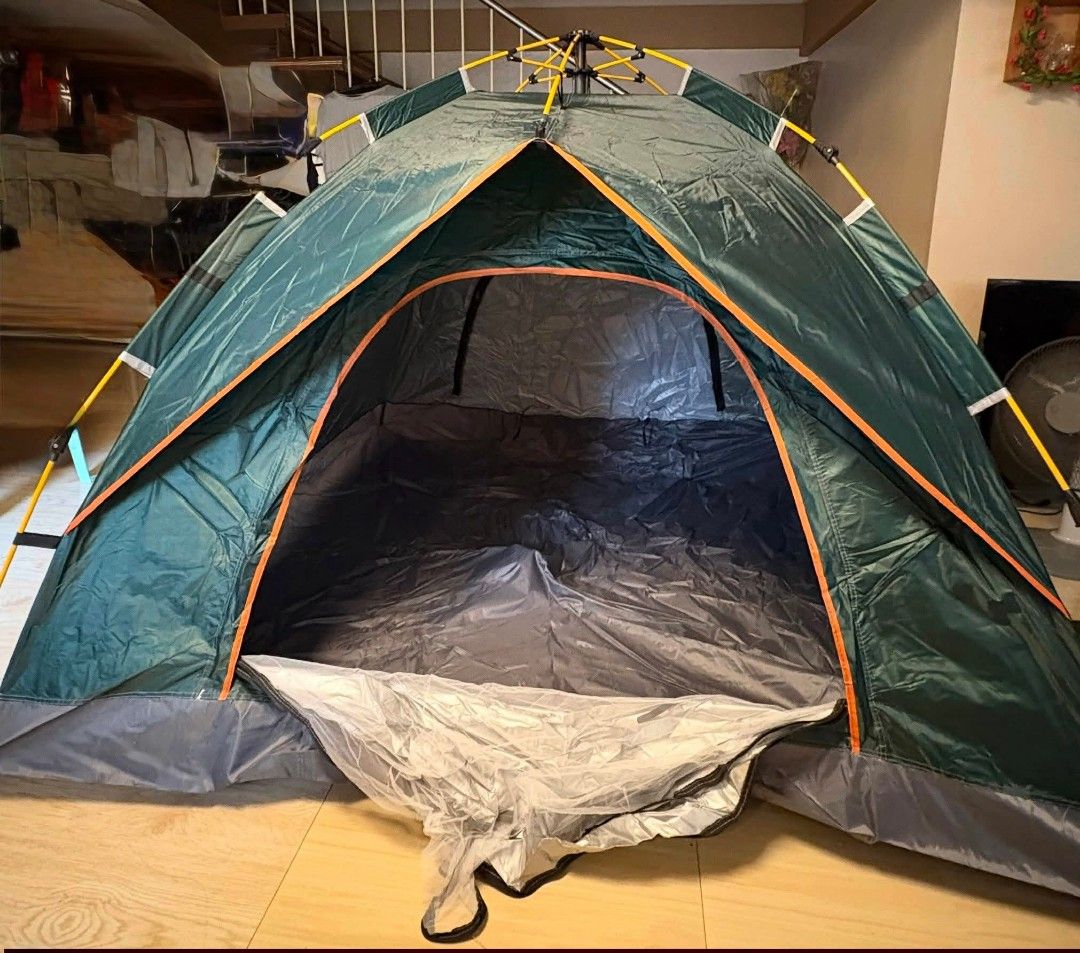 Automatic camping tent (Category: Hiking & Camping) located in Manila. Submitted by haideshop (Listing ID 1427418924, Image 3). Description: Automatic camping tent 1200 4 person 1500 6 person .