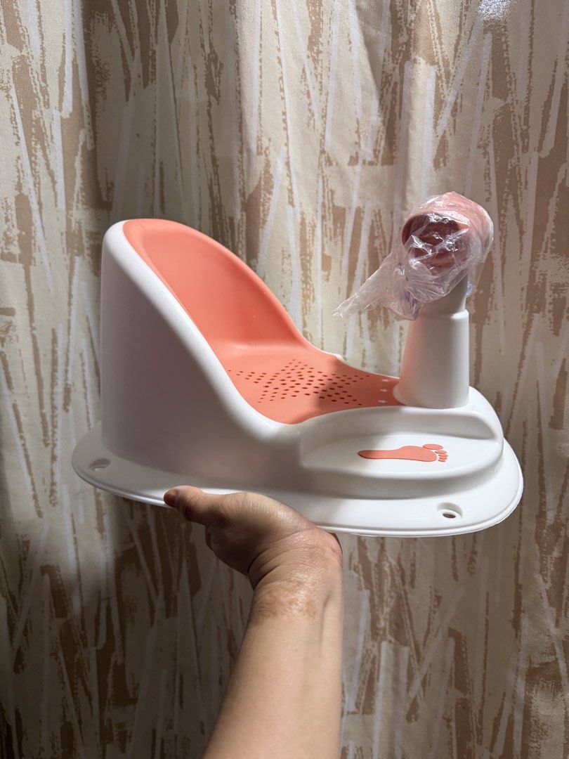 Baby Bath Seat with Suction Cups (Category: Bathtub & Bath Accessories) located in Kawit. Submitted by mmags24 (Listing ID 1427334339, Image 3). Description: Brand new no box.