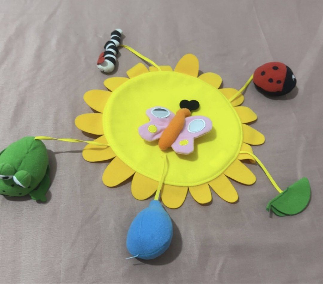 Baby Soft Toy - Sunflower Design (Category: Infant Playtime) located in Manila. Submitted by ef642543 (Listing ID 1427425022, Image 1). Description: (Baby Crib & Stroller Mobile】0-1 Year Infant Spinning Wind Chime Toy · Tummy Time Visual Tracking Toy · Multi-Scene Soothing Rattle Hanger.