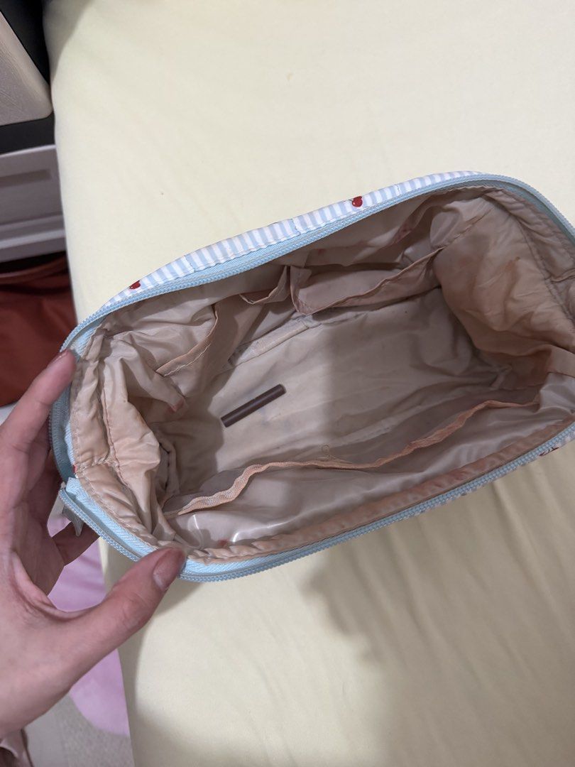 Bagsmart Cosmetic Bag Cherry Print (Category: Purses & Pouches) located in Davao. Submitted by fabdeclutter (Listing ID 1427433565, Image 2). Description: .