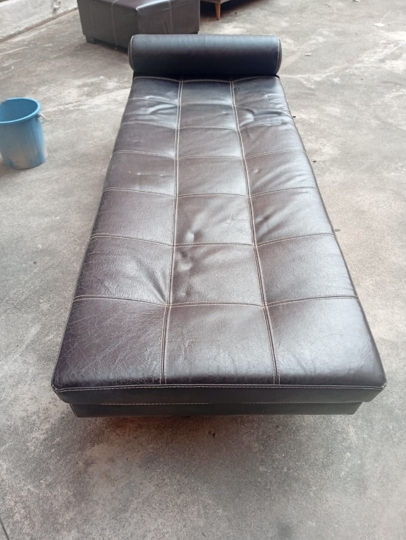Bed (Category: Bed Frames & Mattresses) located in Petaling Jaya. Submitted by nm016648427690 (Listing ID 1427449101, Image 3). Description: Bed RM-130 Code :B-035 Stock Available : 16 Condition : Goods ** (ABOVE PRICE DOES NOT INCLUDE DELIVERY & INSTALLATION) ** We are specialist in BUY or SELL New/Used Home Furniture or Office Equipment [ Perabot Kita Furniture ] Address: L1-03 times 89 Jalan 8A/133, Taman Sri Sentosa, 58000,kuala Lumpur. OFFIC