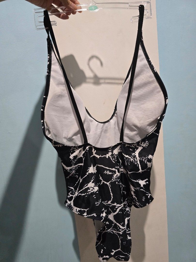 Black and White One-Piece Swimsuit (Category: Bikinis & Swimsuits) located in Mandaluyong City. Submitted by nenengpana (Listing ID 1427400954, Image 2). Description: medium on tag used .