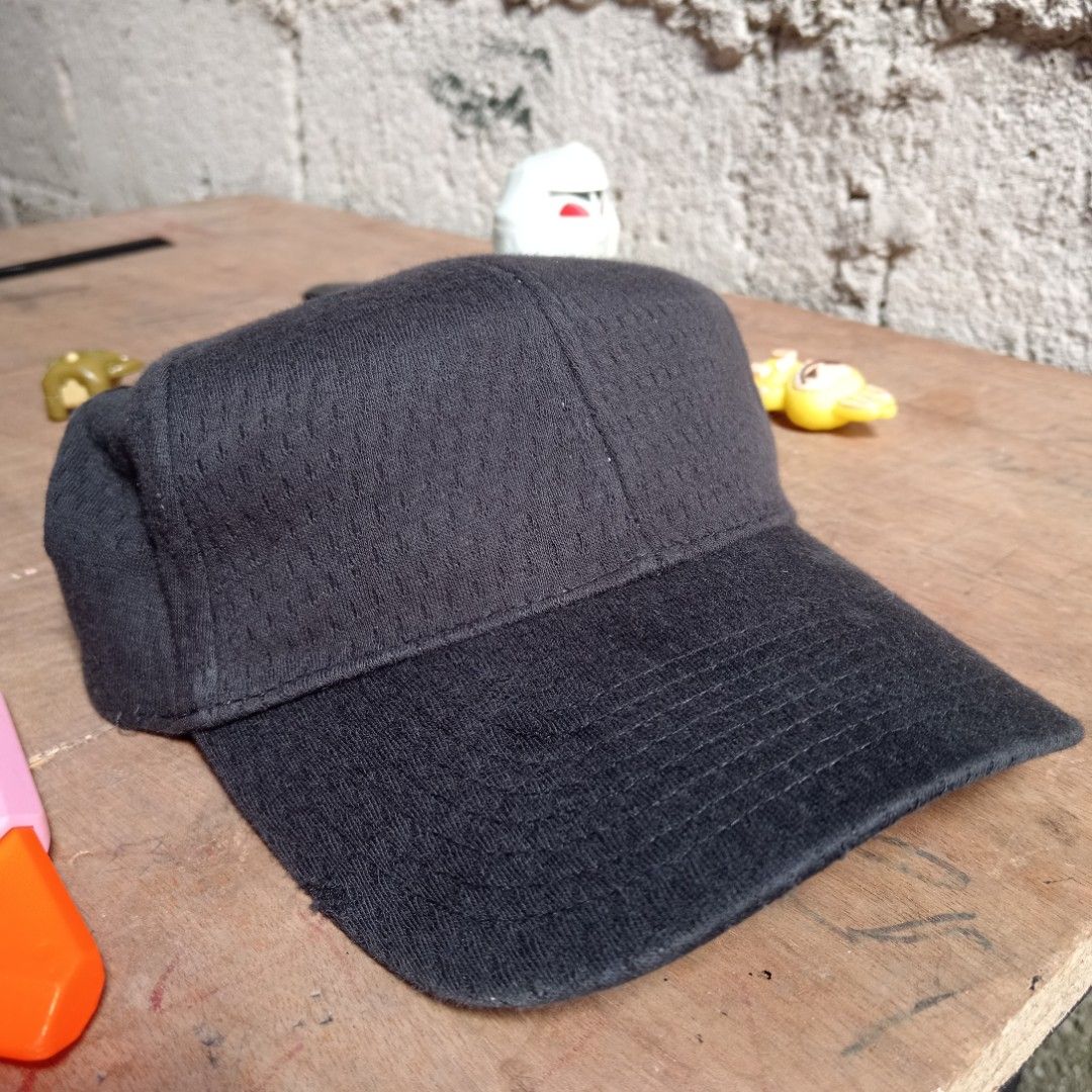 Black Cap (Category: Caps & Hats) located in Quezon City. Submitted by johnericna90745 (Listing ID 1427320408, Image 1). Description: Plain cap Black Dadhat Good materials.