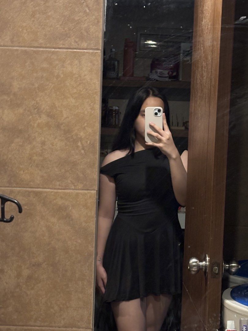 Black Off-the-Shoulder Dress (Category: Dresses) located in Quezon City. Submitted by ryevxyz (Listing ID 1427381549, Image 2). Description: size: medium never been used price: 190 mop: gcash mod: lalamove or jnt loc: qc .