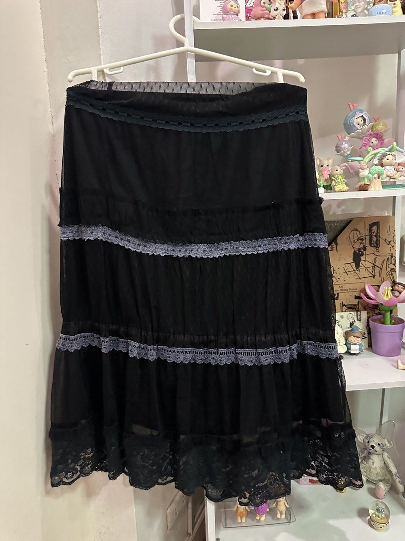 Black Tiered Maxi Skirt with Lace (Category: Skirts) located in Quezon City. Submitted by squishmalou (Listing ID 1427347589, Image 2). Description: 📀 black tiered maxi skirt 🌟 best fit on large to xl 🌟 manage your expectations 🌟 message for inquiries location: quezon city.