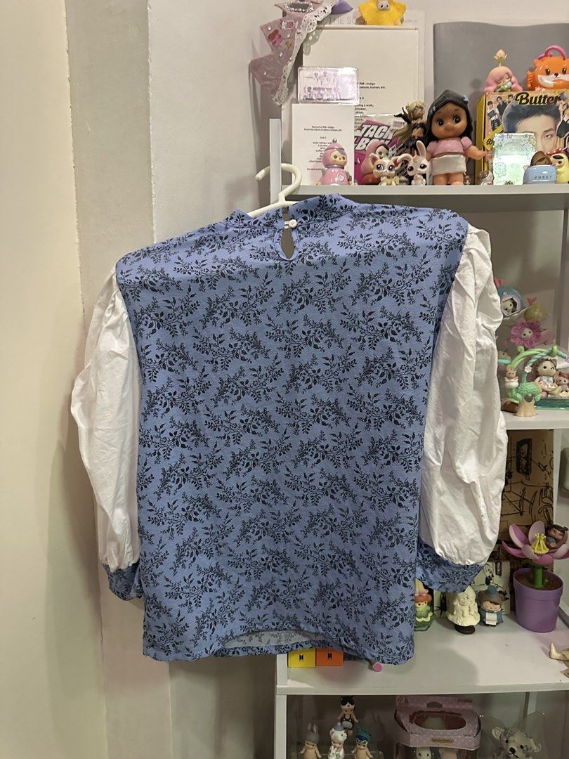 Blue Floral Print Puff Sleeve Blouse (Category: Blouses) located in Quezon City. Submitted by squishmalou (Listing ID 1427368473, Image 2). Description: 📀 blue floral puff sleeve blouse 🌟 best fit on medium to large 🌟 manage your expectations 🌟 message for inquiries location: quezon city.