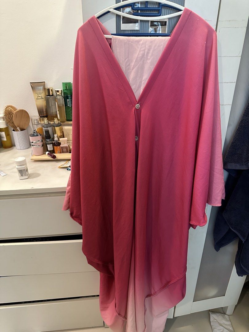 By sofheya (include shawl) (Category: Dresses) located in Kuala Lumpur. Submitted by jennerxoxo (Listing ID 1427389183, Image 1). Description: Bought at mitec Used once only Free size Normal price rm 150.