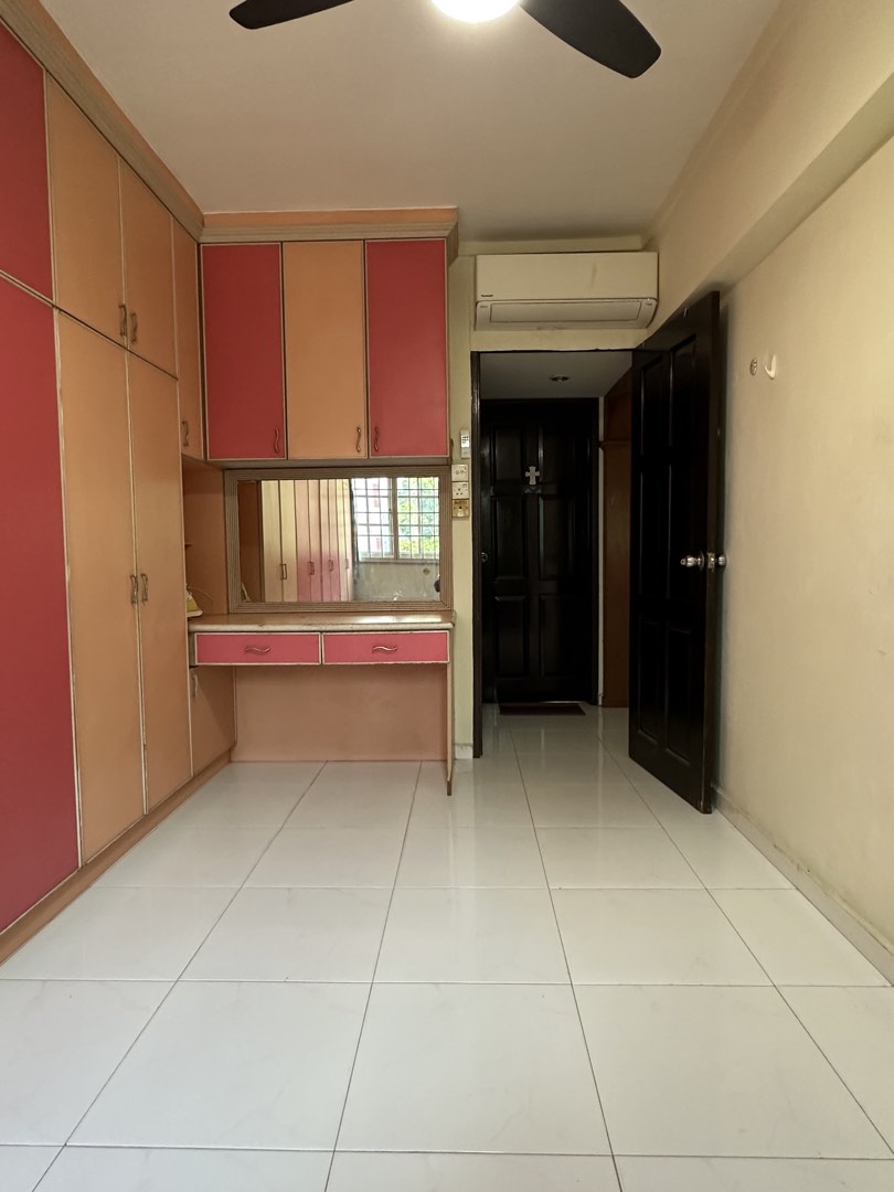 (Category: ) located in . Submitted by srivasan91 (Listing ID 1427344816, Image 1). Description: .