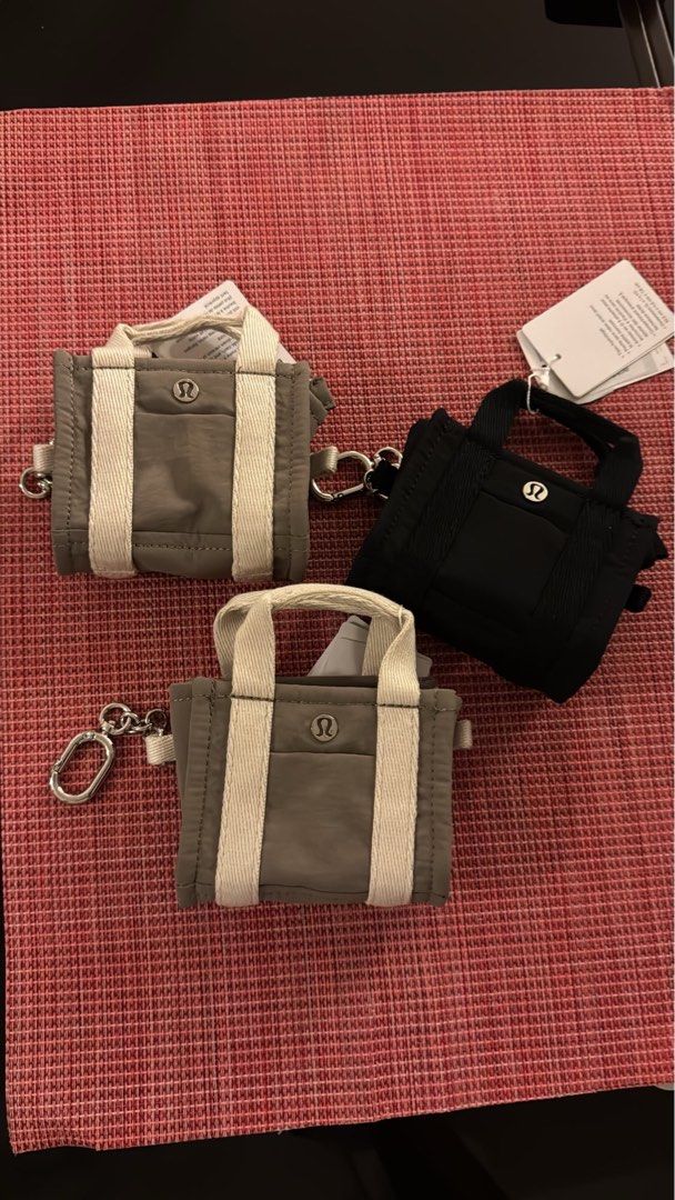 Daily Multi-Pocket Nano Canvas Tote Bag (Category: Luxury Bags & Wallets) located in Muntinlupa City. Submitted by pamalmeda (Listing ID 1427426510, Image 1). Description: Dimensions 11cm x 4cm x 7.5cm (4.3” x 1.6” x 3”).