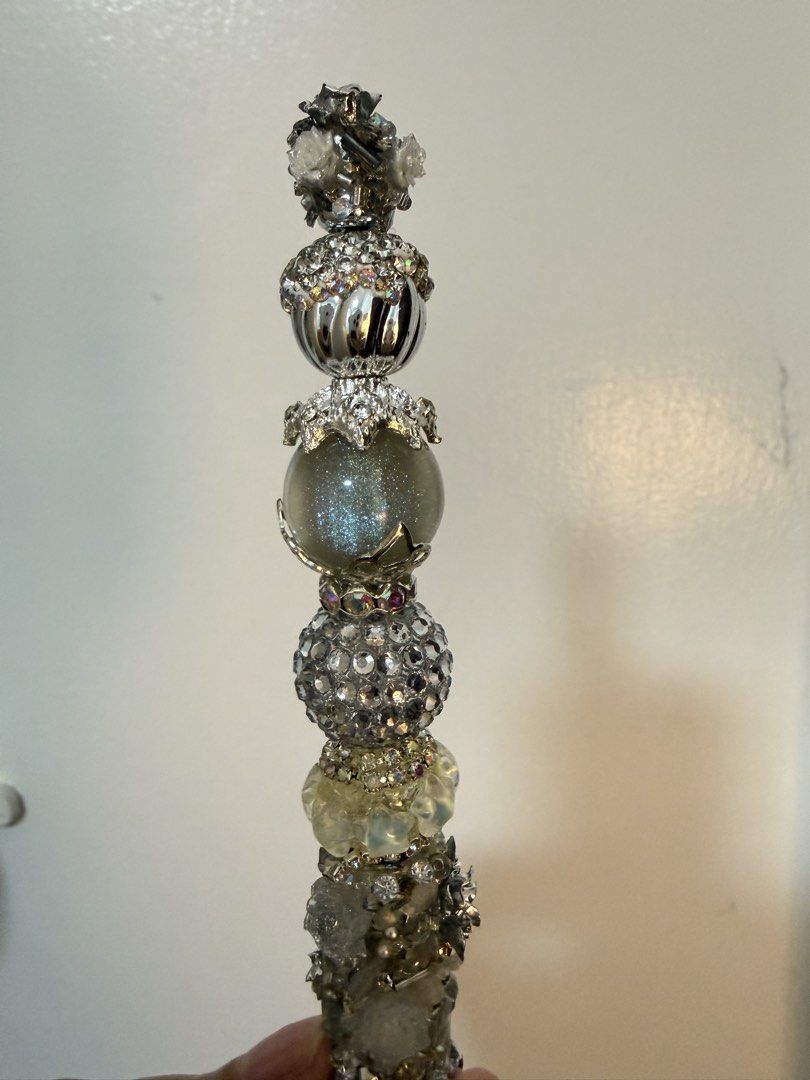Decorative Beaded Pen (Category: Craft Supplies & Tools) located in Bulacan. Submitted by tidycorner (Listing ID 1427404207, Image 2). Description: Personalized embellished ball point pen. Never been used. Purchased then displayed lang. Will not entertain low ballers. .