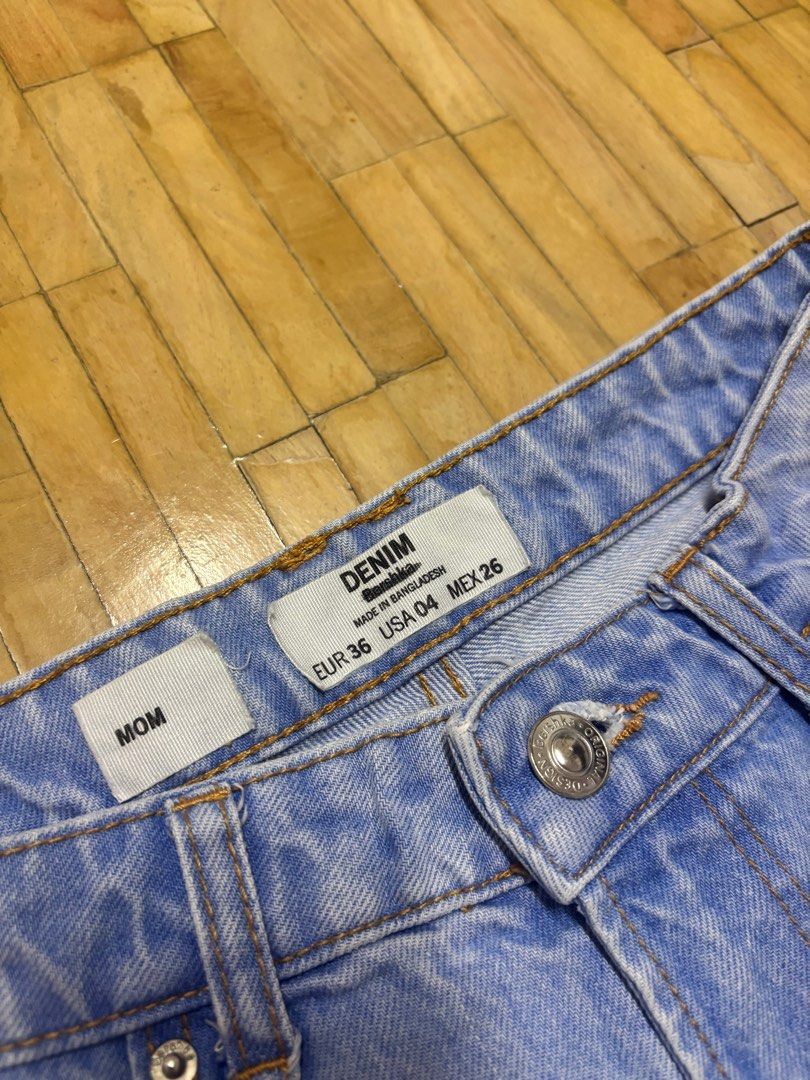 Denim Mom Jeans - EUR 36 (Category: Jeans) located in Pasig City. Submitted by decluttering.ring (Listing ID 1427337834, Image 2). Description: Used 2x RFS: decluttering.