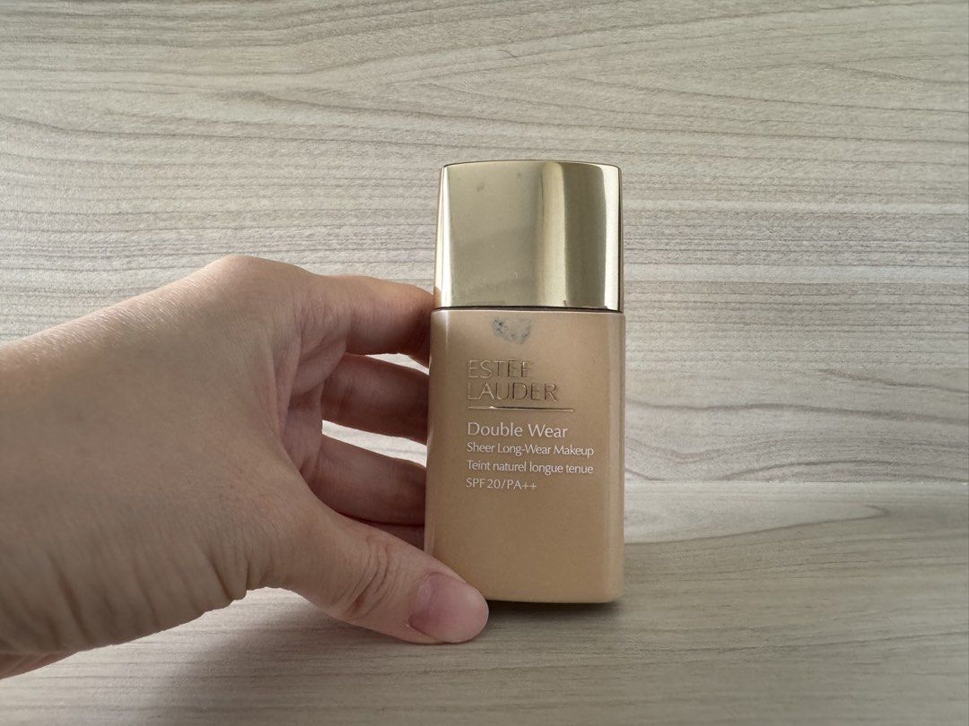 Estee Lauder Double Wear Sheer Foundation (Category: Makeup) located in Manila. Submitted by rclizamaeco (Listing ID 1427356990, Image 1). Description: Shade: 1W1 Bone Store bought Used 5x only Retail price: 2,500.